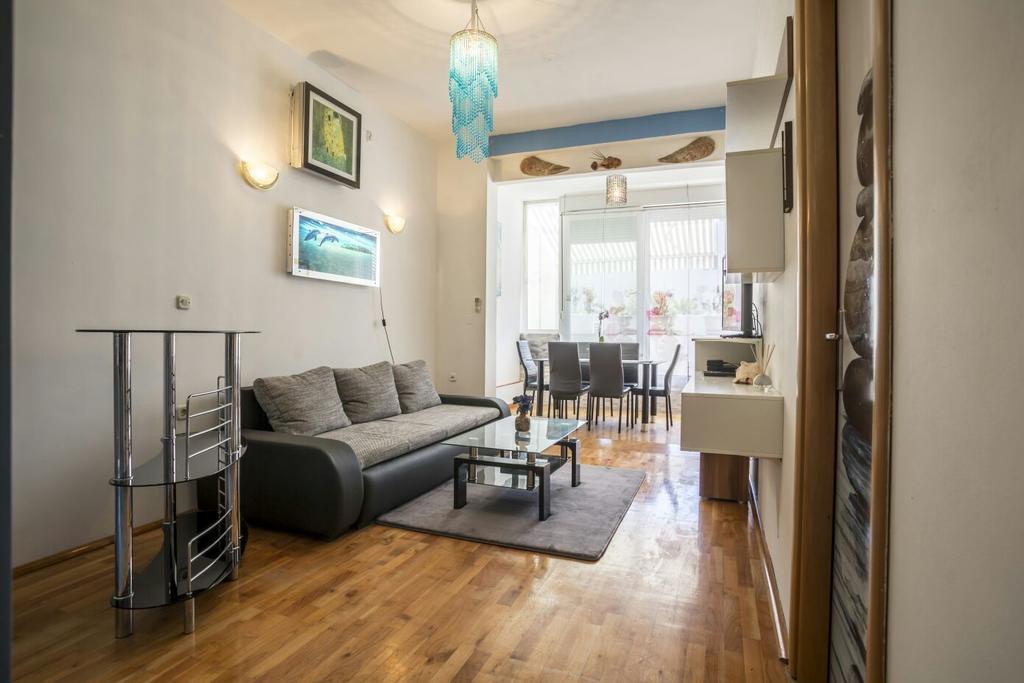 Delfin Apartment *